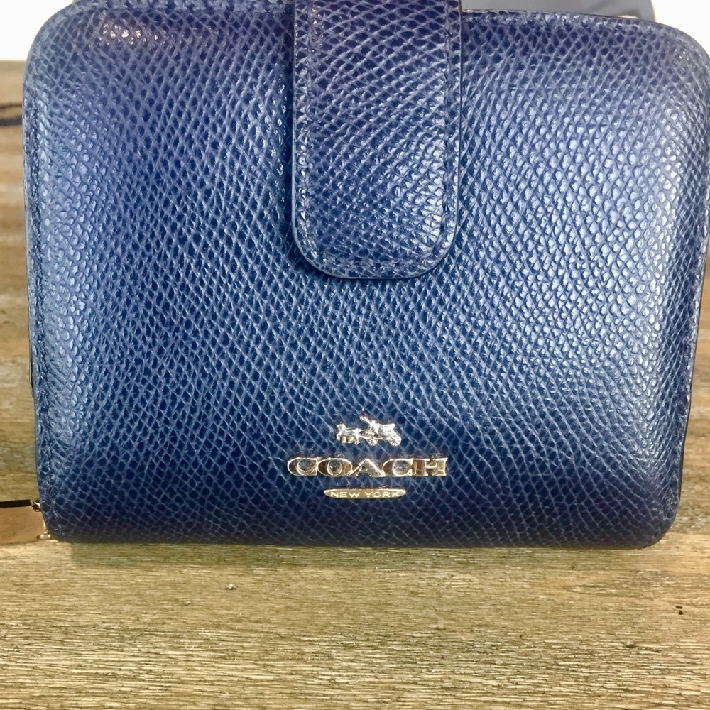 AUTHENTIC Coach Blue Crossgrain Leather Wallet